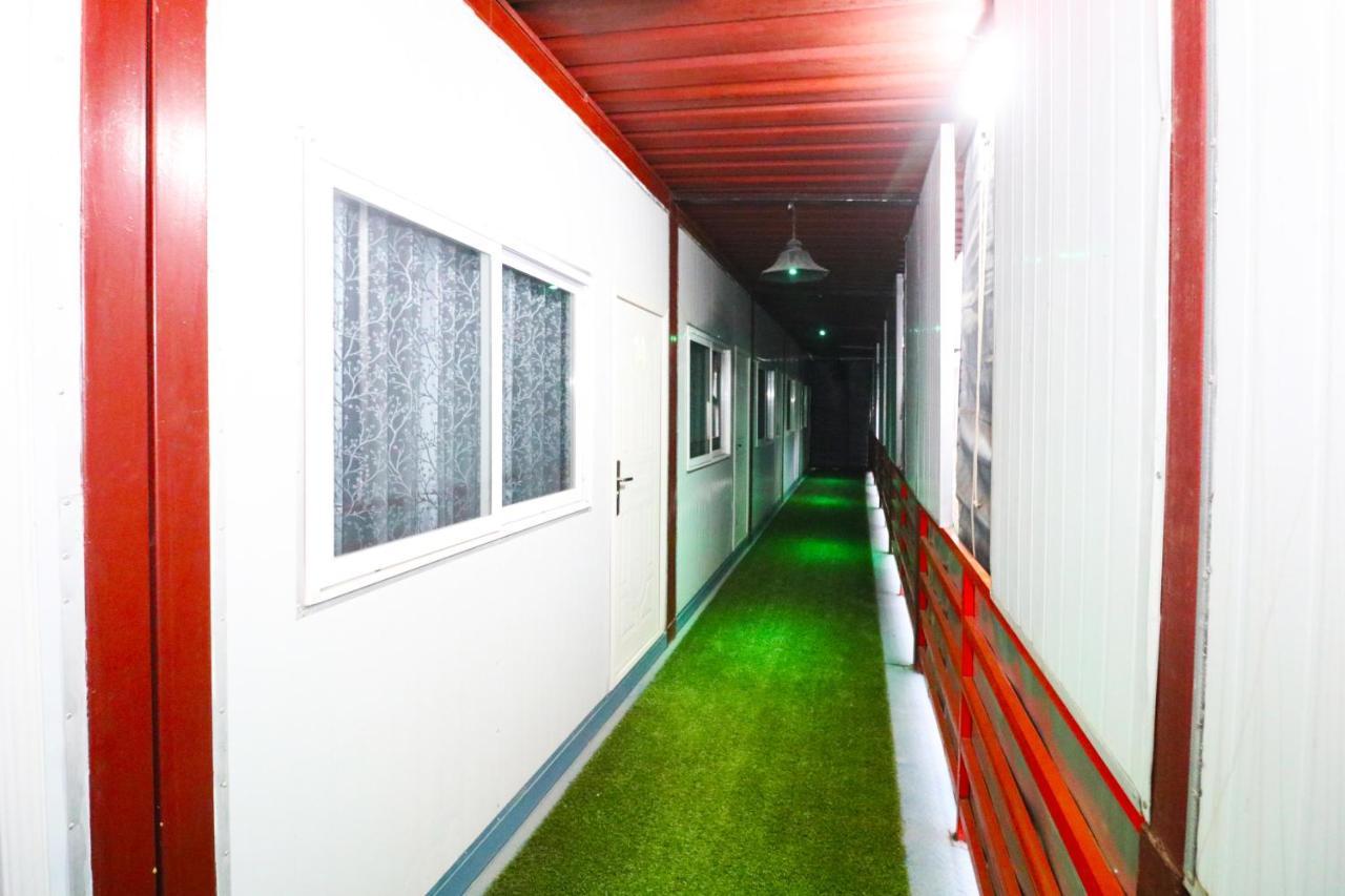 Hotel The Cube Stay New Delhi Bagian luar foto