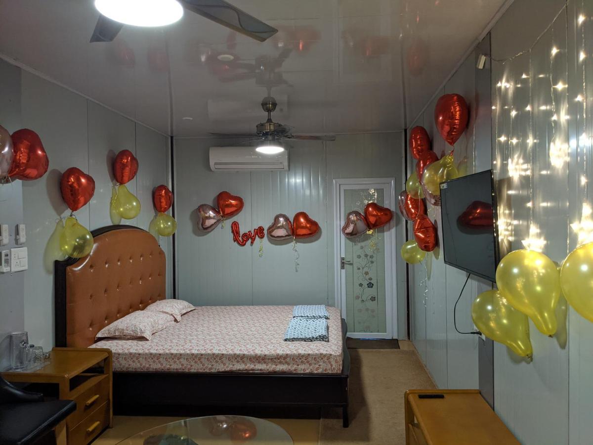Hotel The Cube Stay New Delhi Bagian luar foto