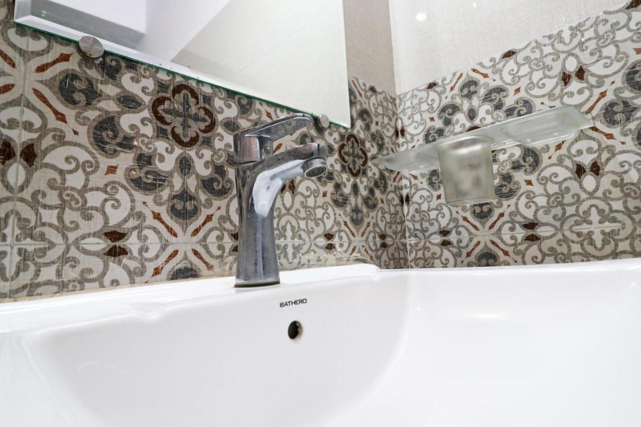 Hotel The Cube Stay New Delhi Bagian luar foto