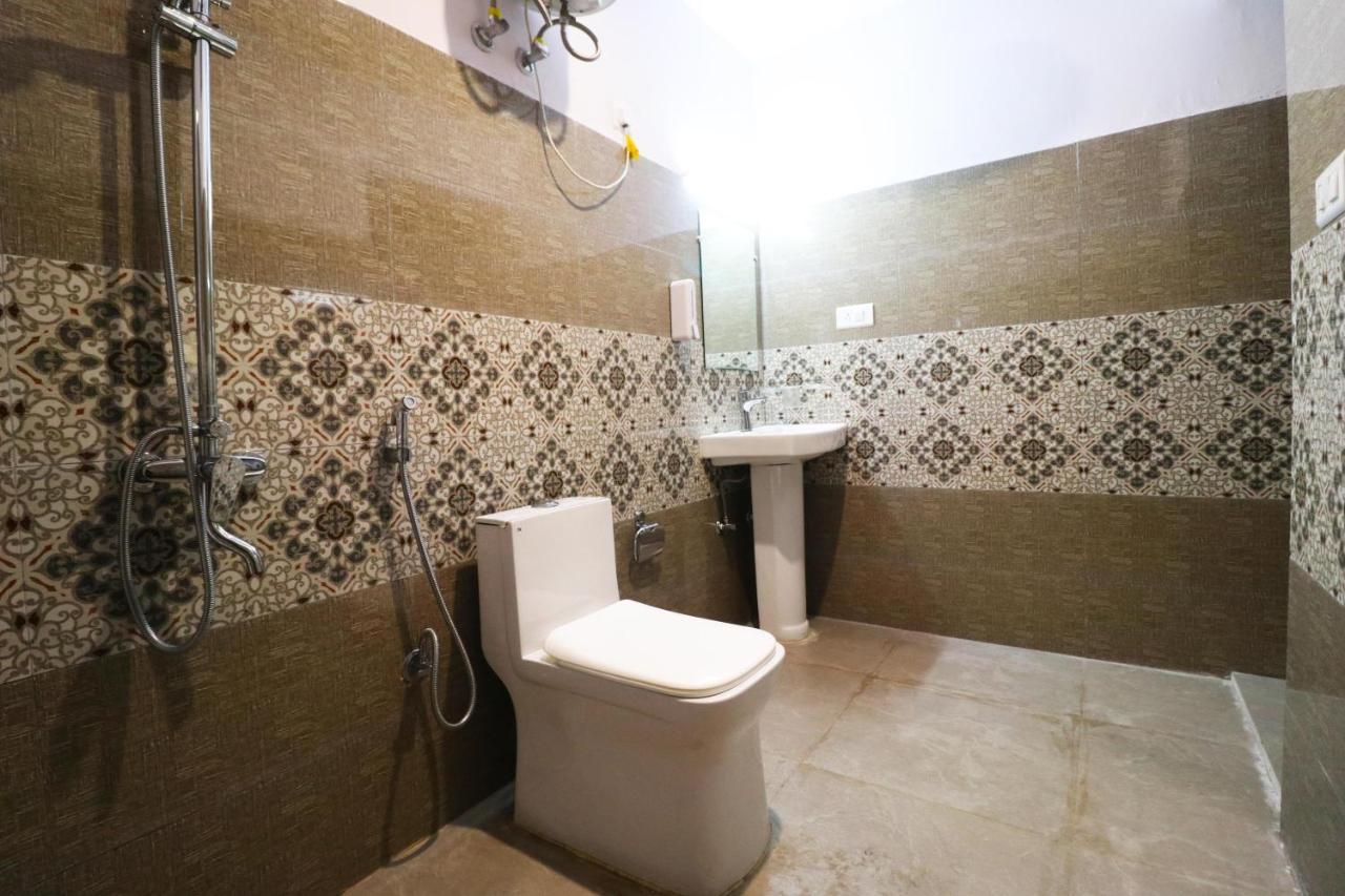 Hotel The Cube Stay New Delhi Bagian luar foto