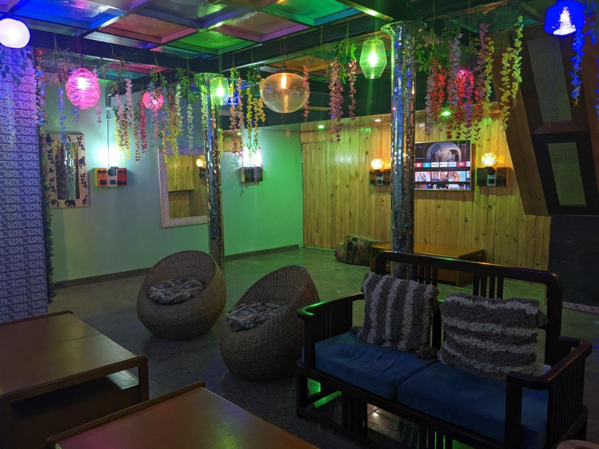Hotel The Cube Stay New Delhi Bagian luar foto