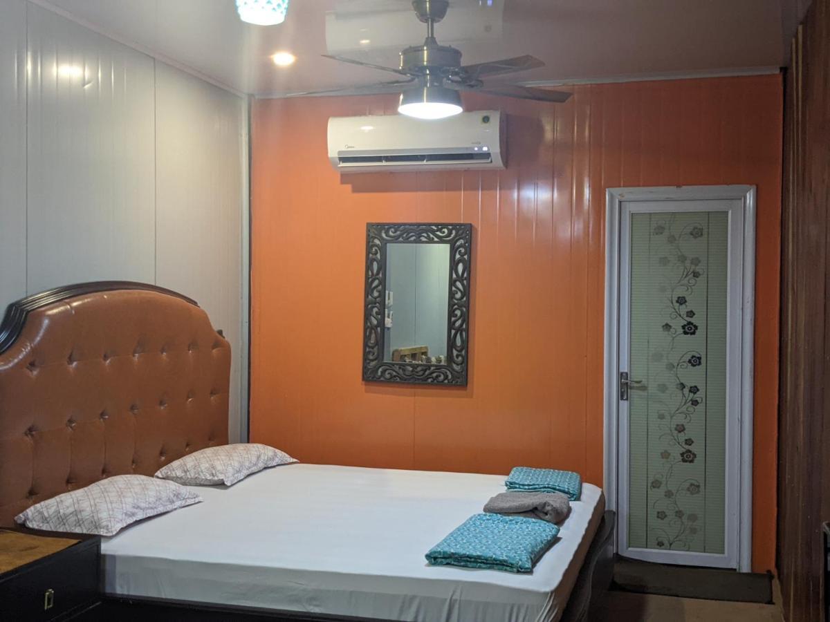 Hotel The Cube Stay New Delhi Bagian luar foto